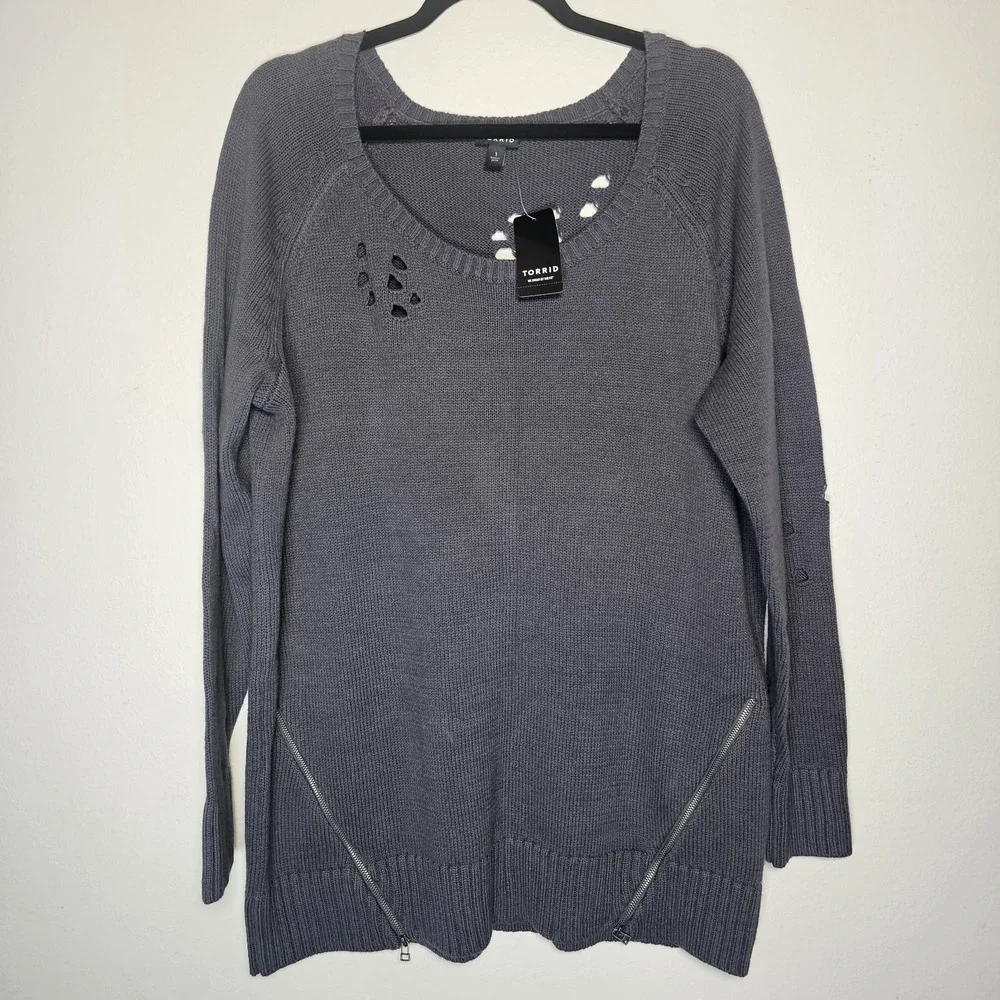Torrid Women 1X Gray Sweater Zipper Detail Edgy Dark Academia Broken-in Knit Top